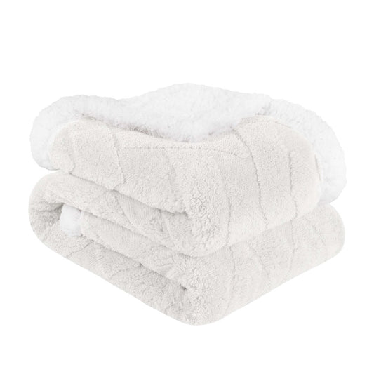 King White Fleece Knitted Plush Blanket