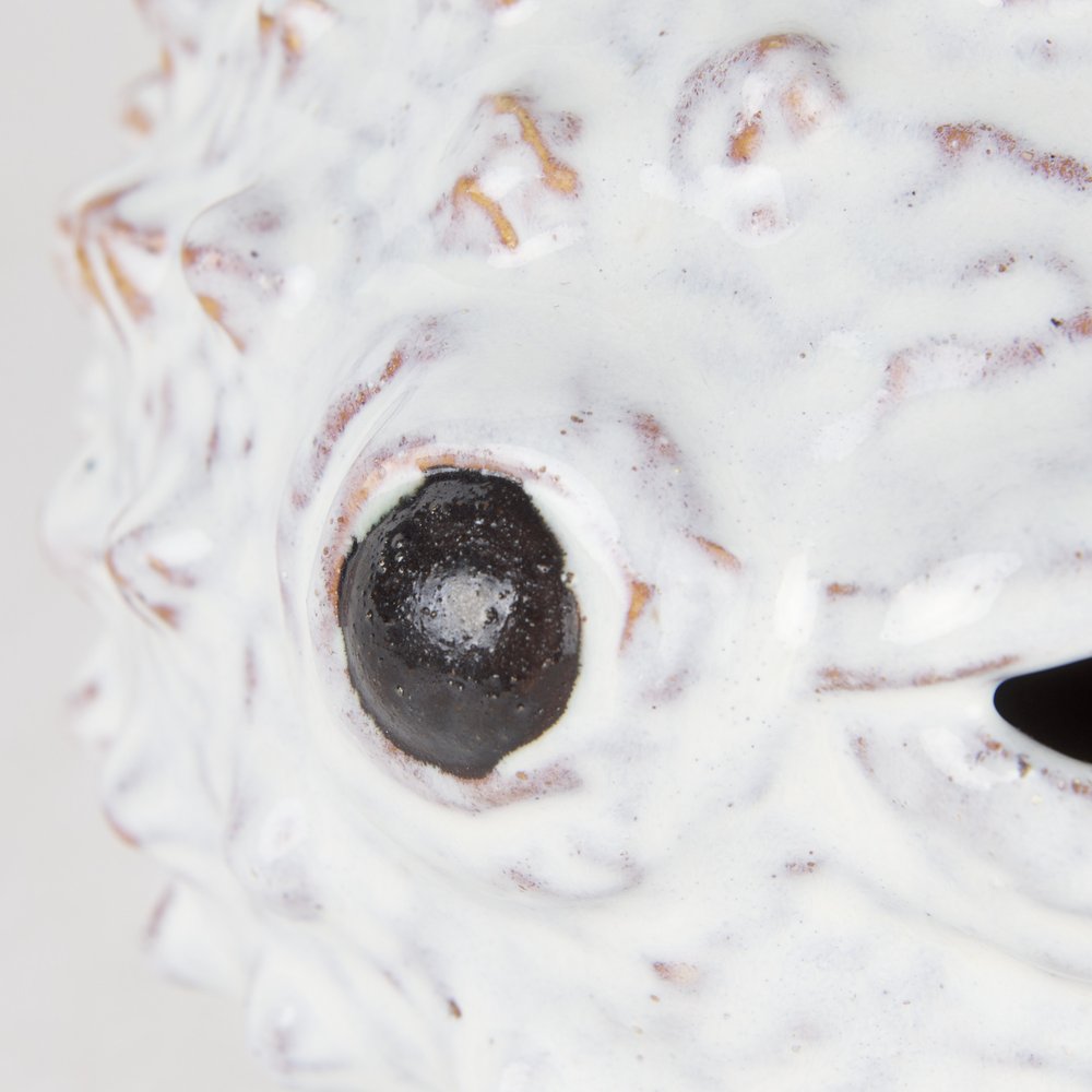 6" White Metal Tabletop Sculpture