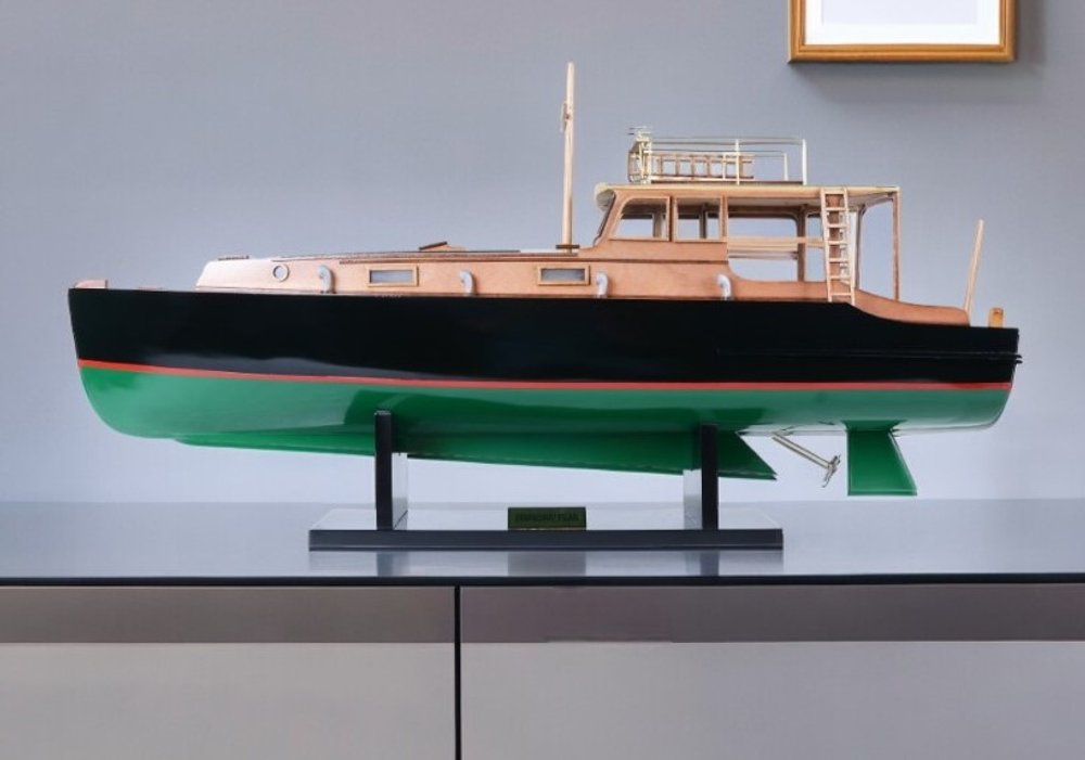 15" Black and Green Solid Wood Hand Painted 1934 Hemingway Pilar Fishing Boat Model Boat
