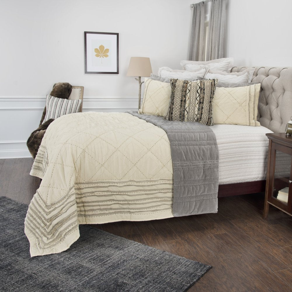 Ivory Geometric King Kantha Stitch Quilt With Shams