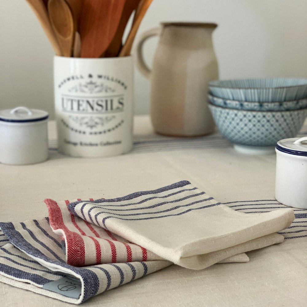 71" x 95" Cream And Blue Striped Cotton Tablecloth And Napkins Set