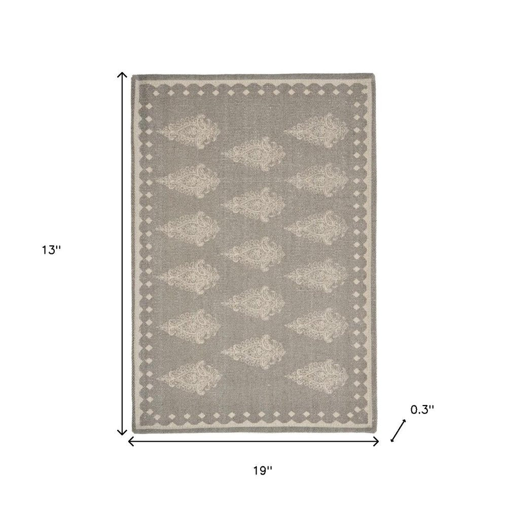 19" Set of Four Gray And Cream Geometric Medallion Cotton Placemats