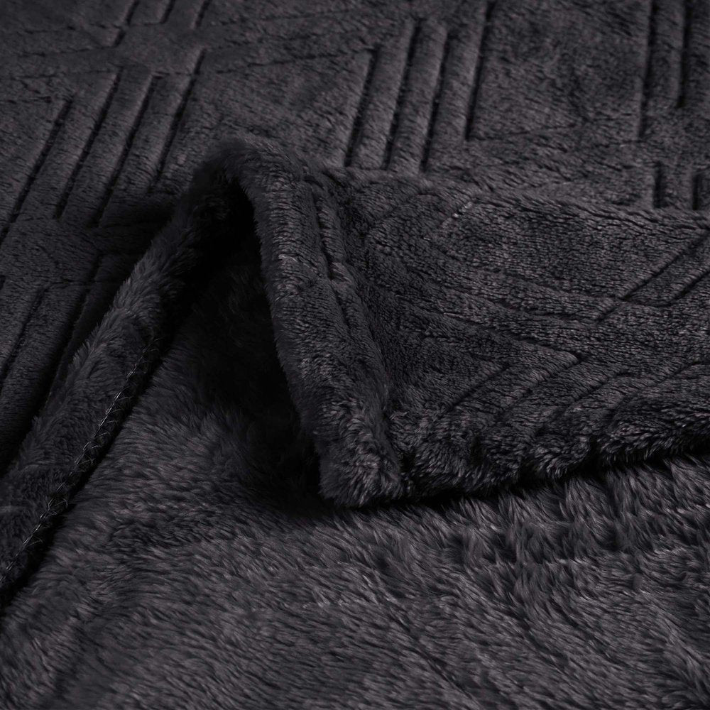 King Black Flannel Geometric Plush Blanket