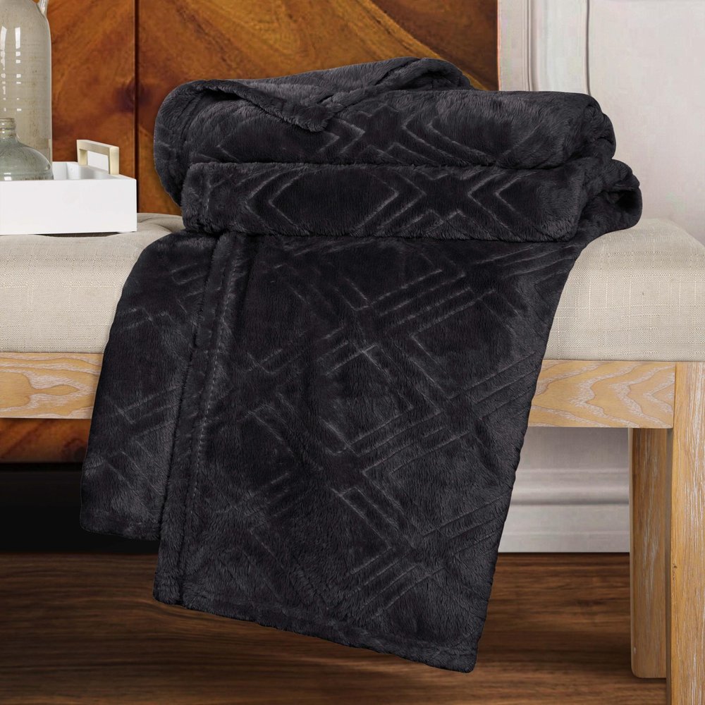 King Black Flannel Geometric Plush Blanket