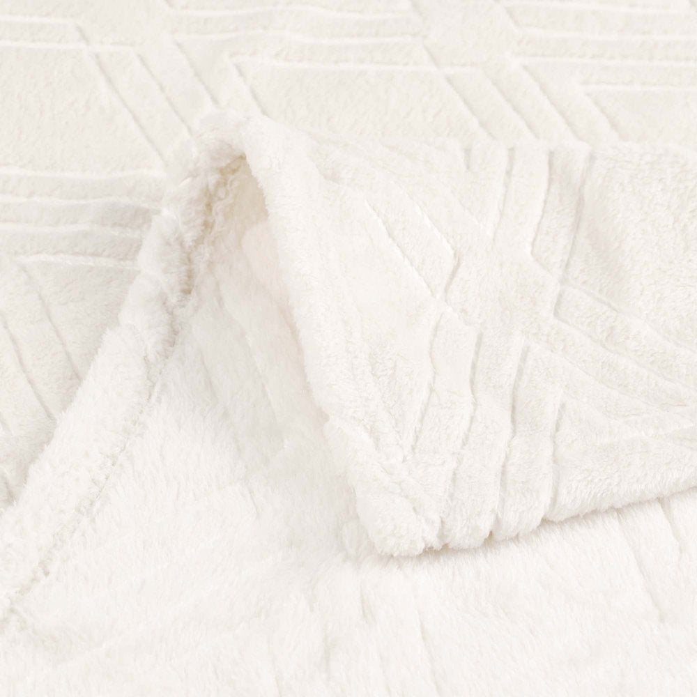 King Ivory Geometric Flannel Woven Plush Blanket