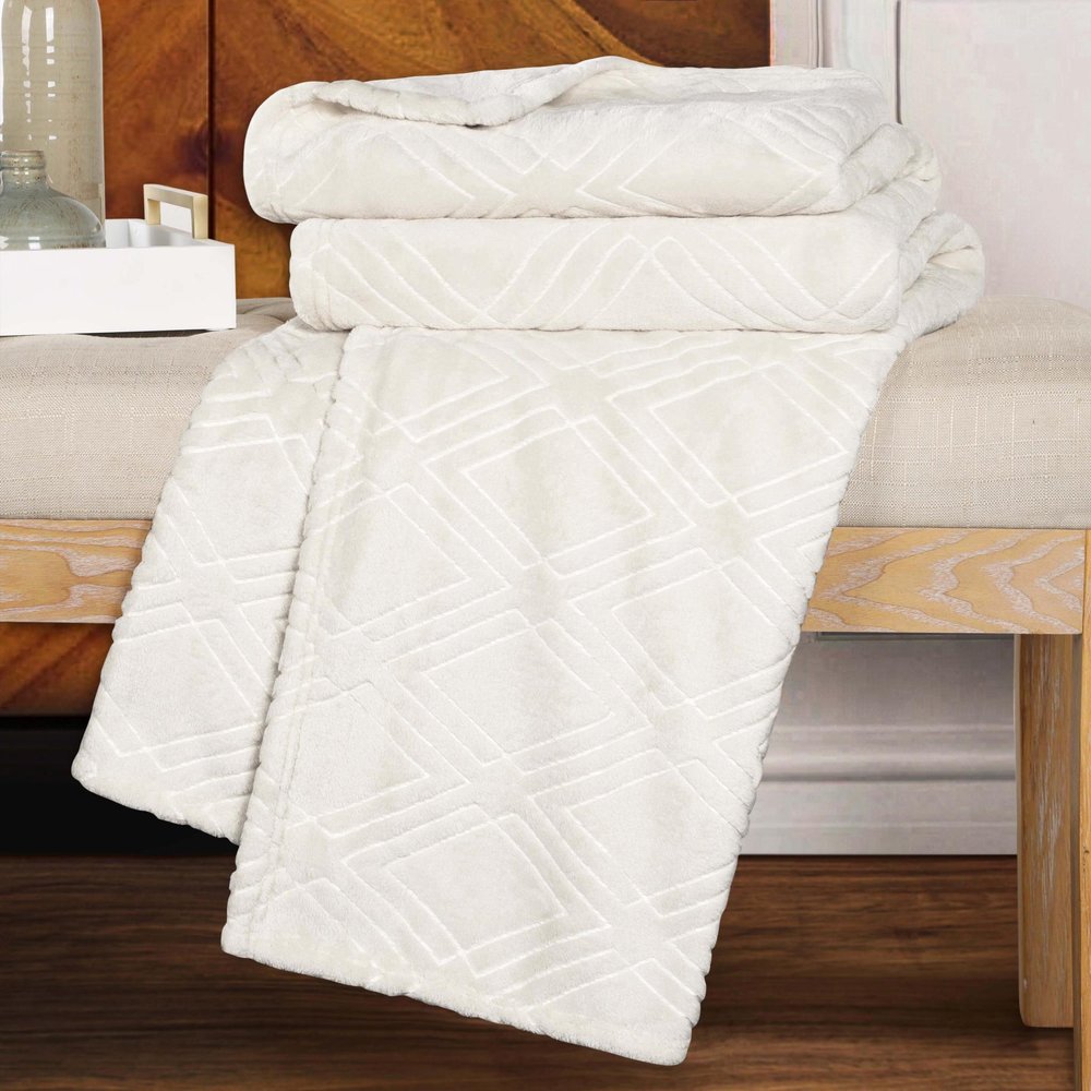 King Ivory Flannel Geometric Plush Blanket