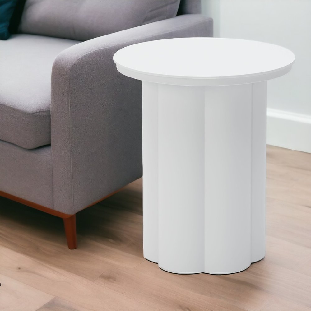 19" White Aluminum Round Pedestal End Table