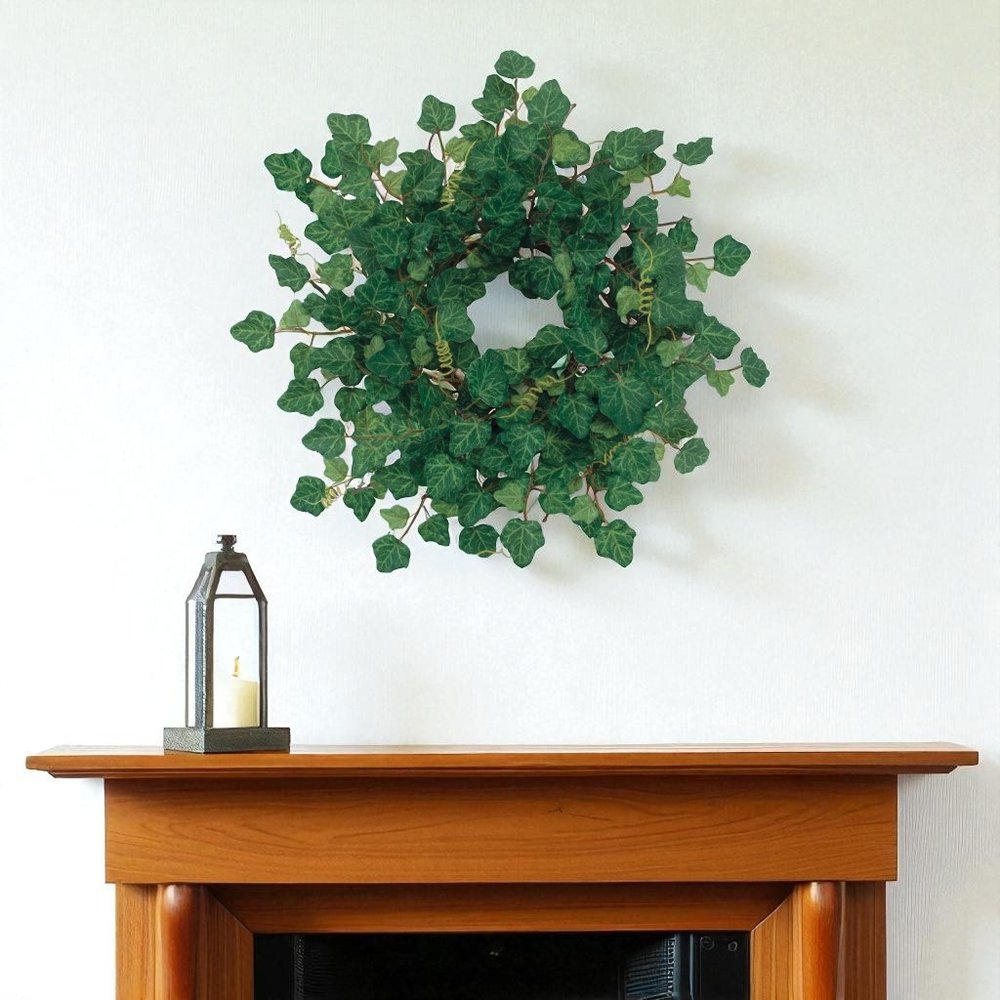 18" Green Ivy Artificial Wreath