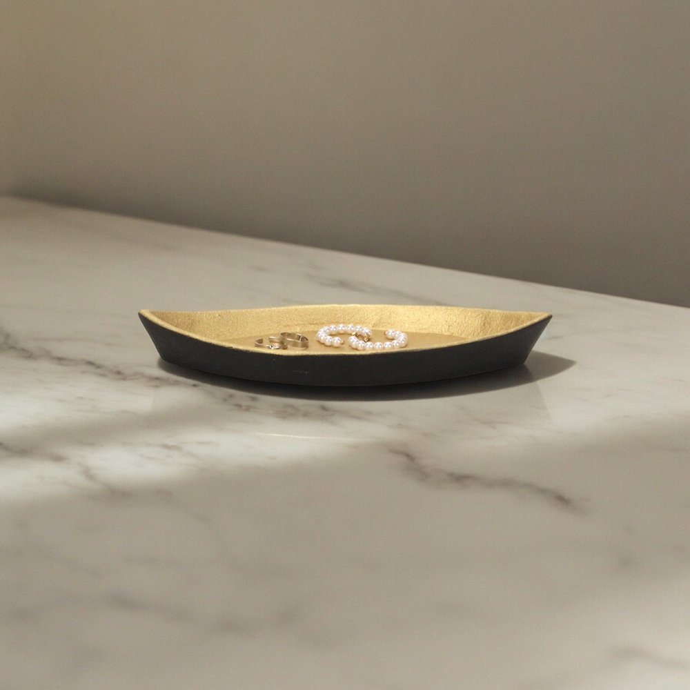 10" Black And Gold Cast Iron Oval Boat Shaped Tray