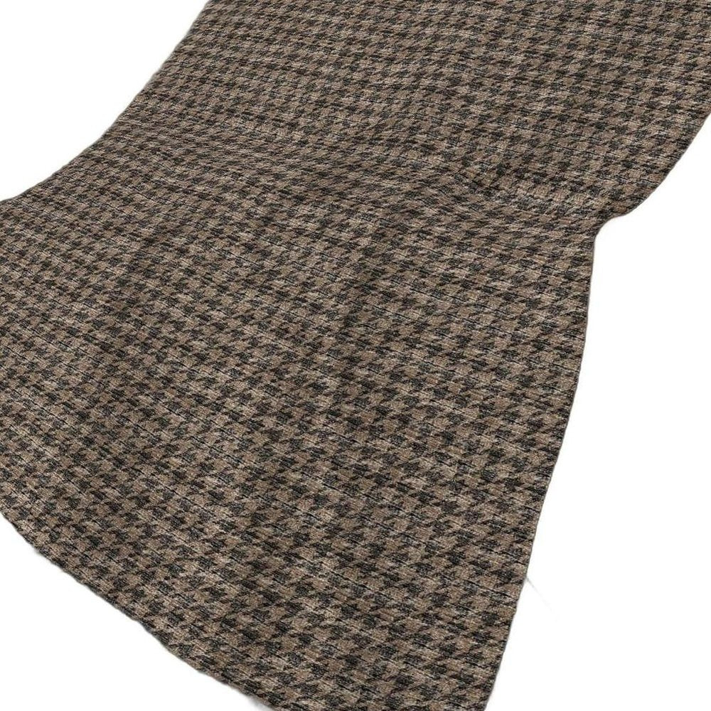 50" X 70" Chocolate And Brown Houndstooth Polyester Woven Plush Throw Blanket