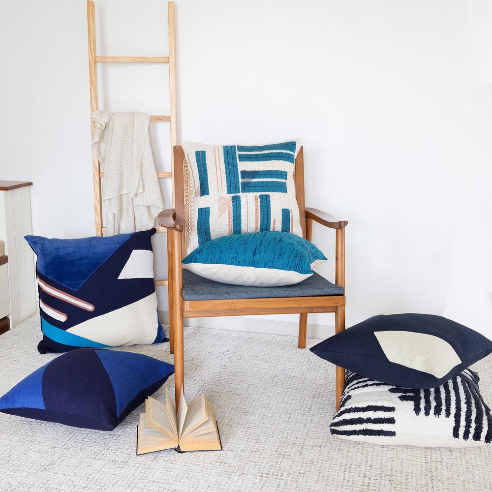 20" Navy Blue And Ivory Abstract Cotton Throw Pillow Cover