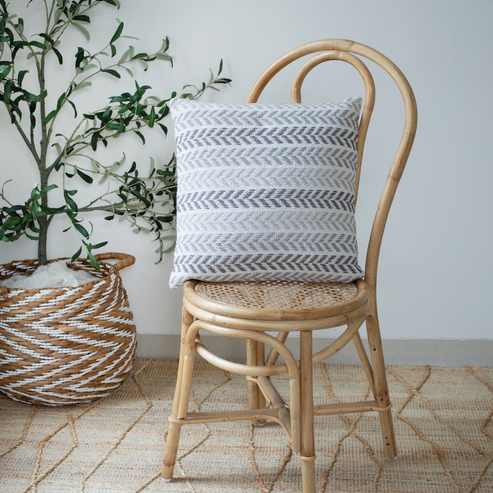 18" Gray And White Beach Chevron Cotton Throw Pillow Cover